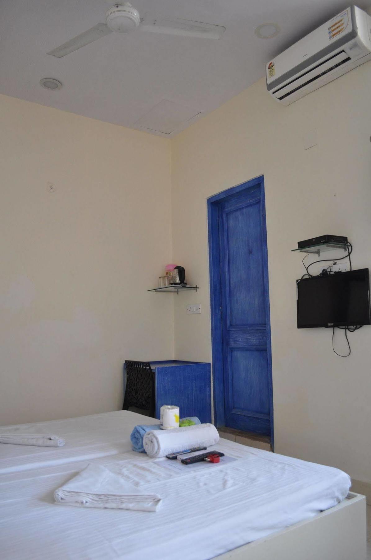 ניו דלהי Hotel Kabli מראה חיצוני תמונה