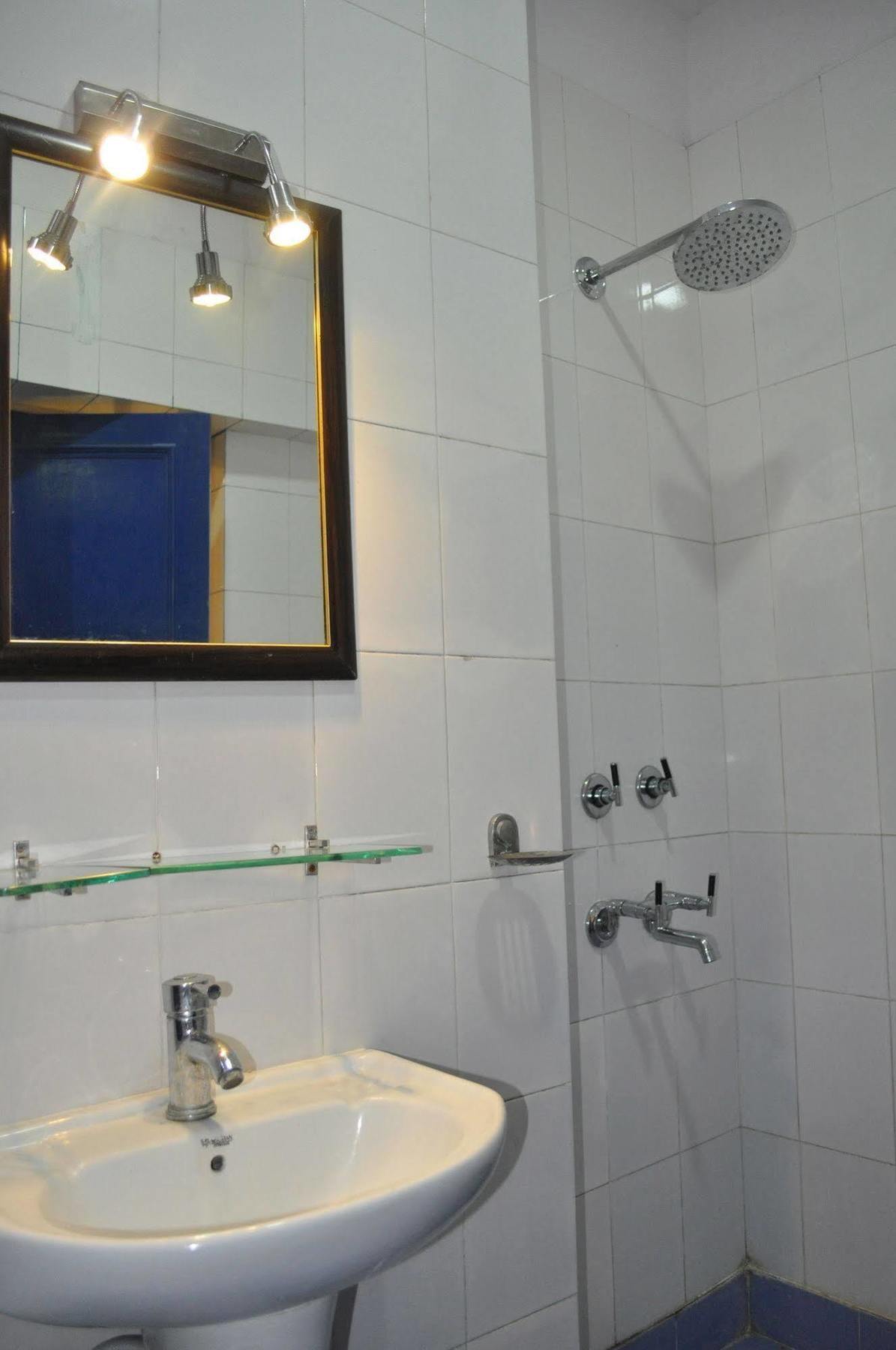 ניו דלהי Hotel Kabli מראה חיצוני תמונה
